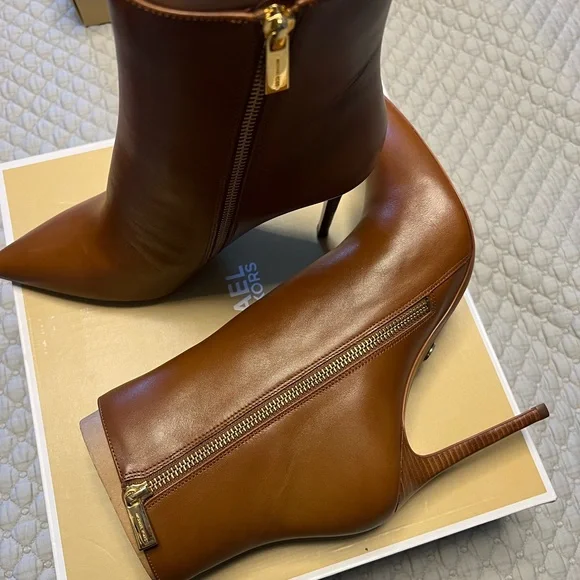 Michael Kors Keke Leather Luggage Boots - Picture 4 of 7